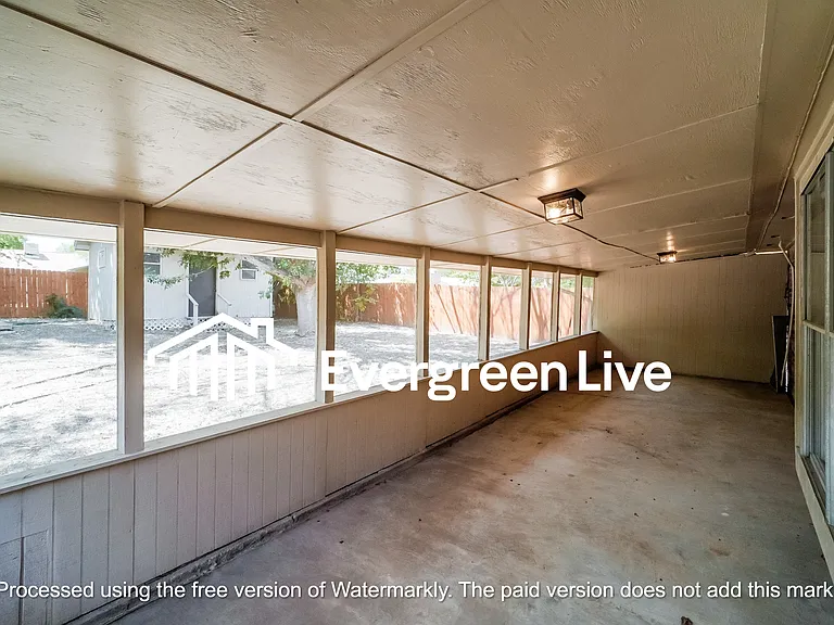 4917 Crestwood Dr — Photo 14