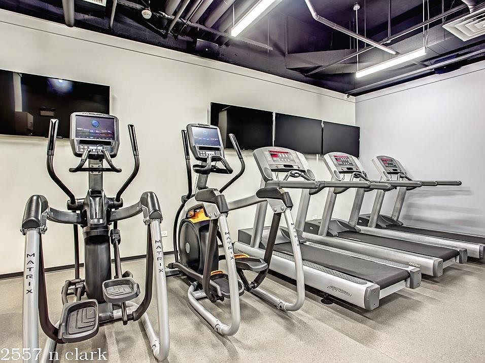 1st image of 2557 N Clark St #616
