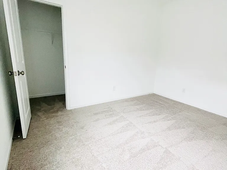 313 Winston Way — Photo 16