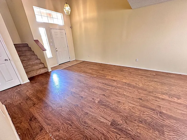 559 Sky Tower St SW — Photo 5