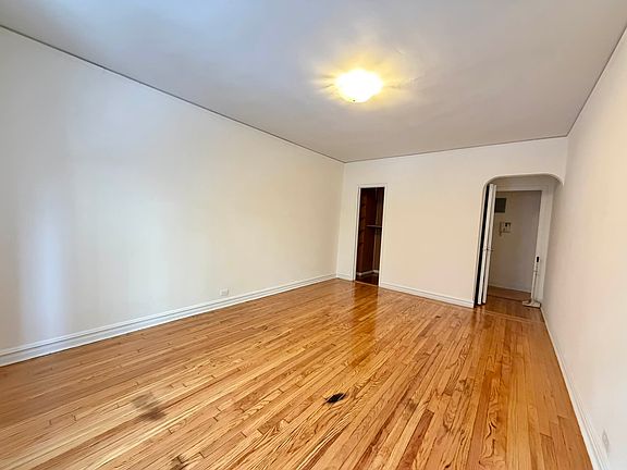 5th image of 310 E 74th St #1W