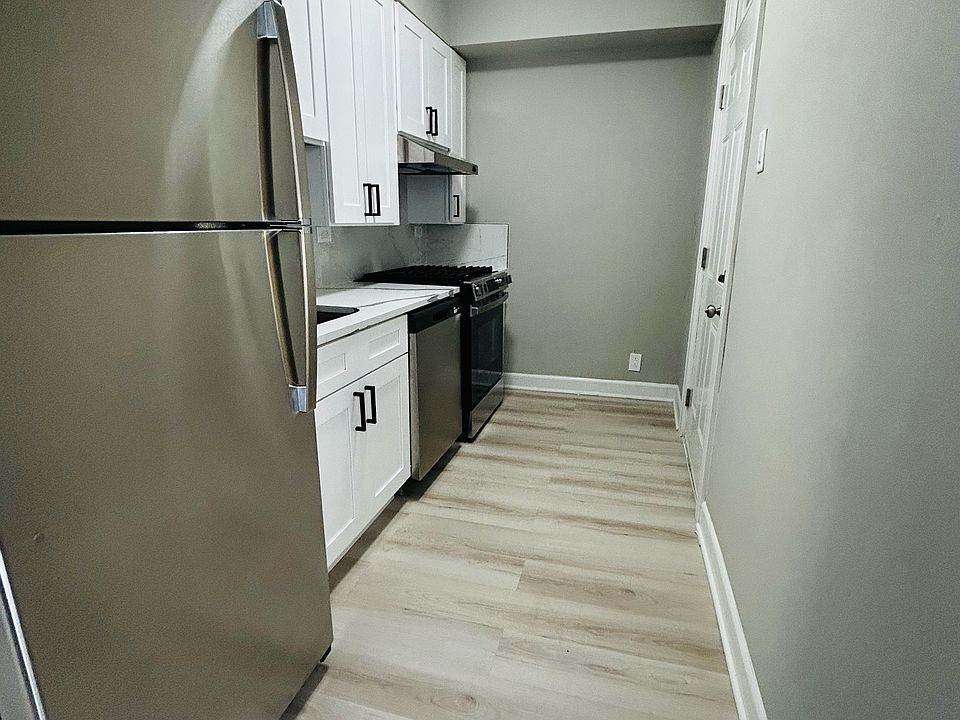 1st image of 5005 N Harding Ave #5009-3