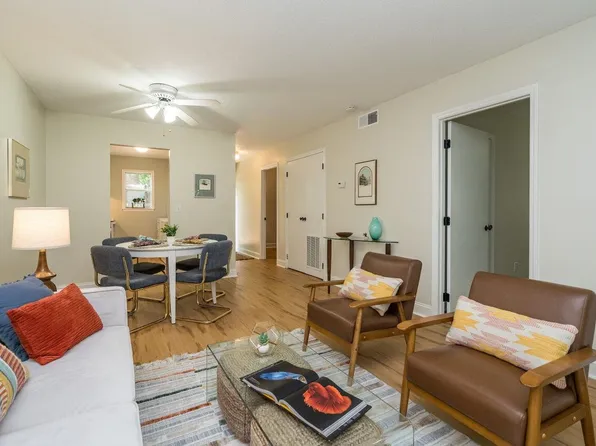 103 Ashley Forest Rd #B, Chapel Hill, NC 27514