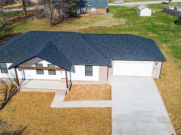 3rd image of 216 Casey Ln