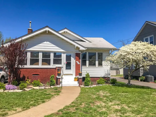 835 E Lorena Ave, Wood River, IL 62095
