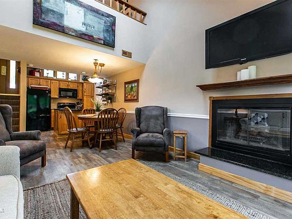 3rd image of 39 Creekwood Ln