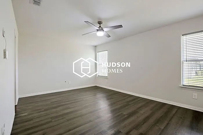 819 S Sutton St — Photo 7