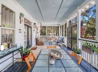 1018 Ridgeway Rd SE, Darien, GA 31305