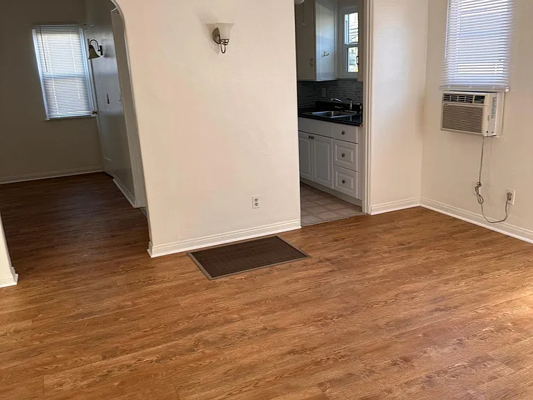 155 W Badillo St — Photo 6