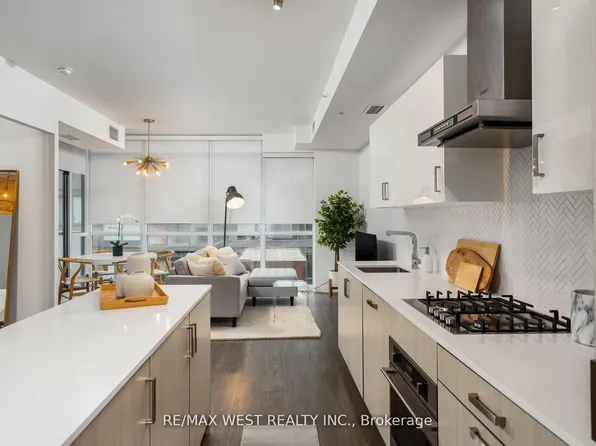 36 Howard Park Ave #603, Toronto, ON M6R 0A5