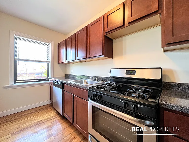 1101 W Wellington Ave #2 — Photo 6