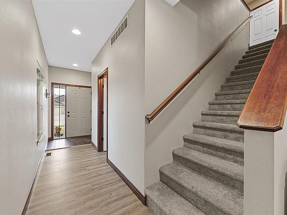 4th image of 1157 Winchester Ln