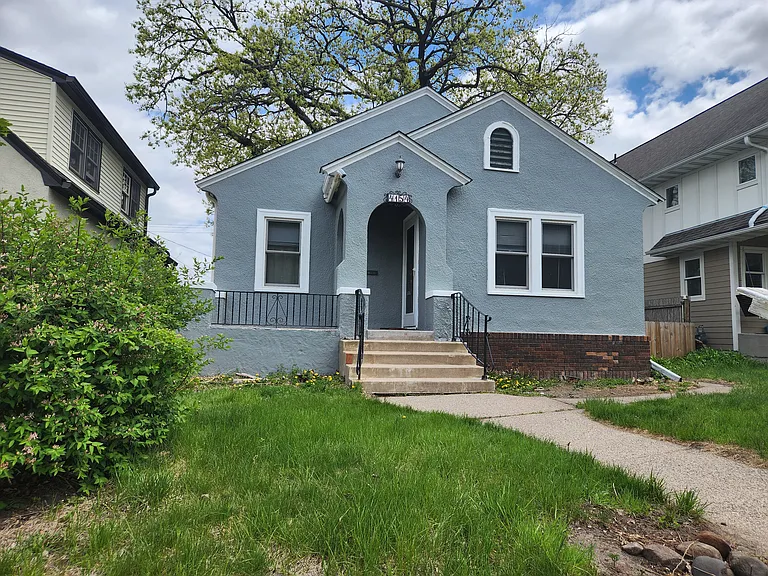 4154 Upton Ave N — Photo 1