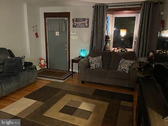 4th image of 3853 Ann St