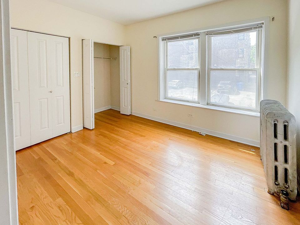1st image of 3824 N Pine Grove Ave #1