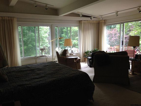 4th image of 11 Owen Ave