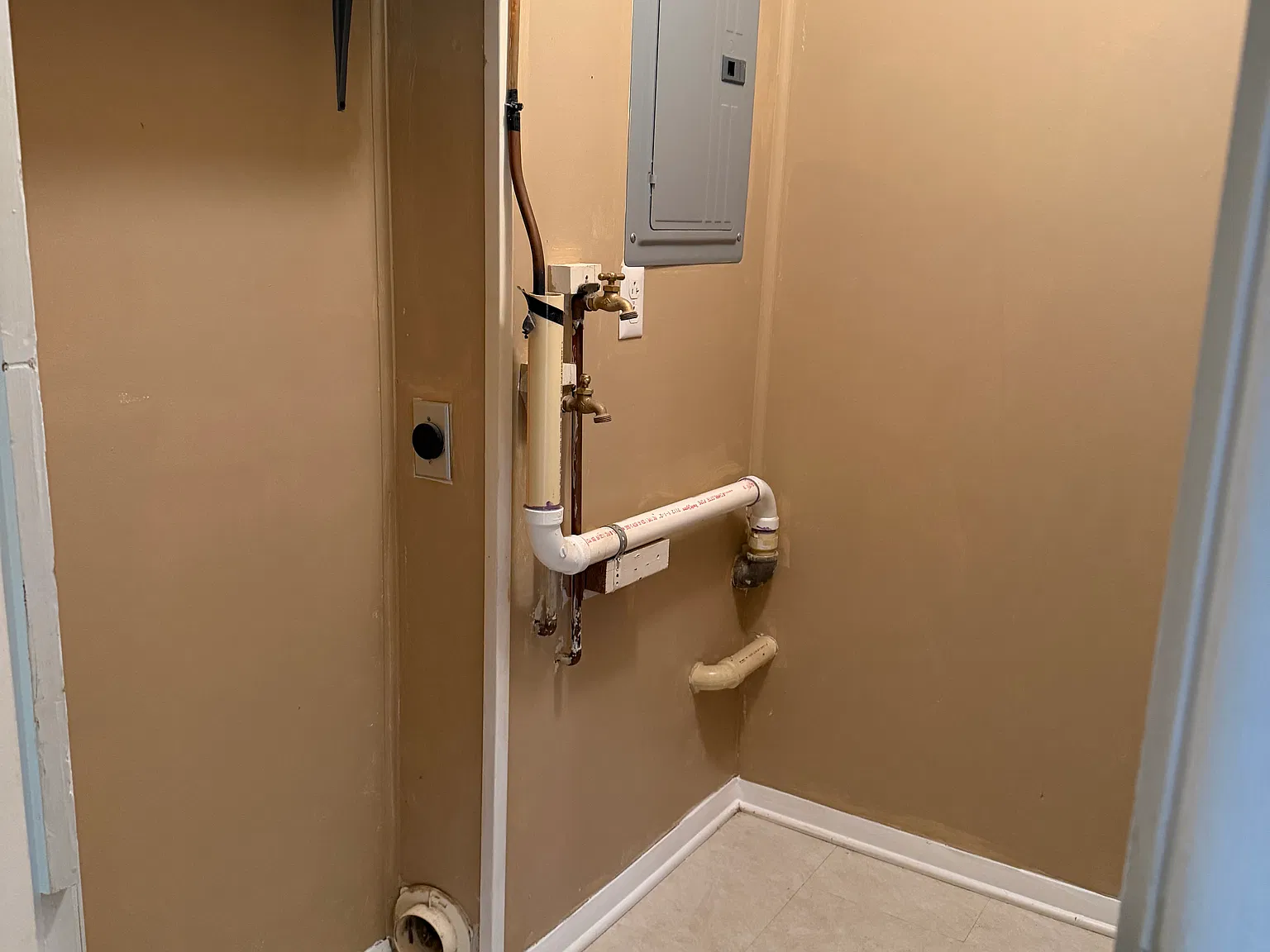 3 bed, 1000 sqft, $1,400 — Photo 2