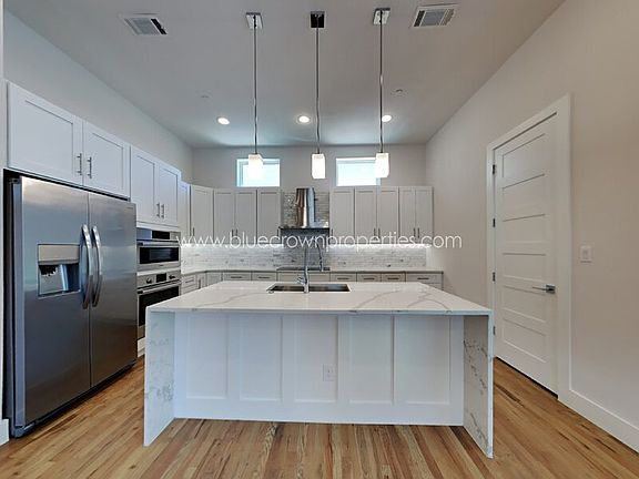 2nd image of 1717 Caddo St #105