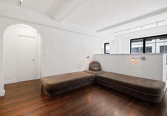 3rd image of 227 E 57th St APT 4-C