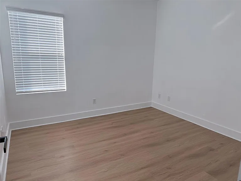 5928 Conley St — Photo 11