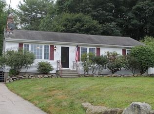 17 Picadilly St, Upton, MA 01568