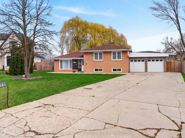 1332 Stanbury Rd, Oakville, ON L6L 2J4