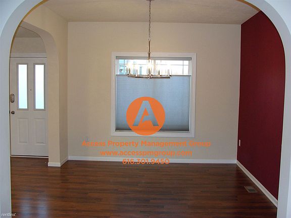 4th image of 435 Green Meadow Ct
