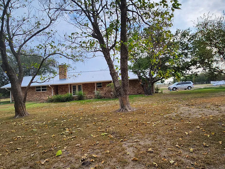 4828 E Interstate Highway 30 — Photo 25