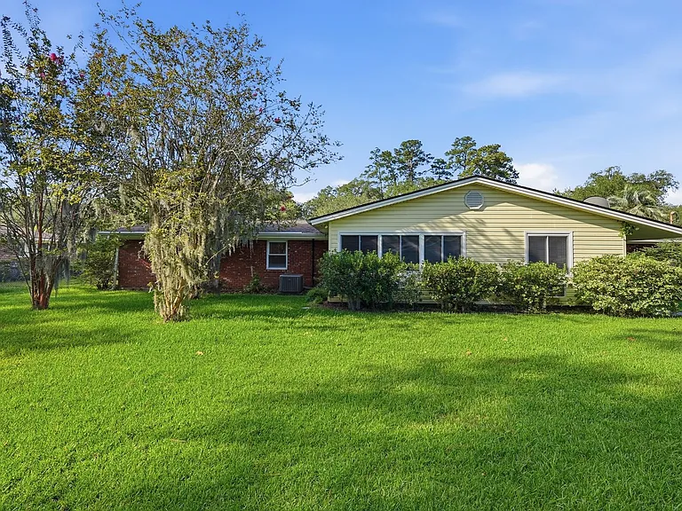 520 Windsor Rd — Photo 30