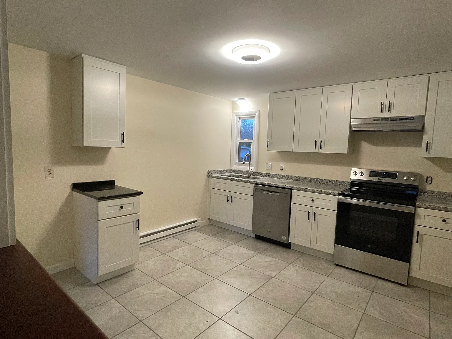 177 Crescent St — Photo 4
