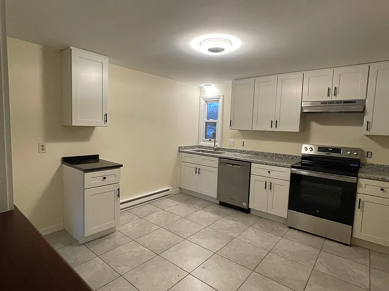 177 Crescent St — Photo 2