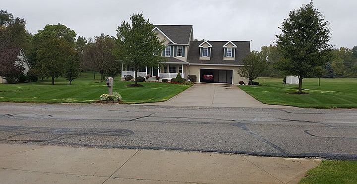 1st image of 422 Westlawn Dr