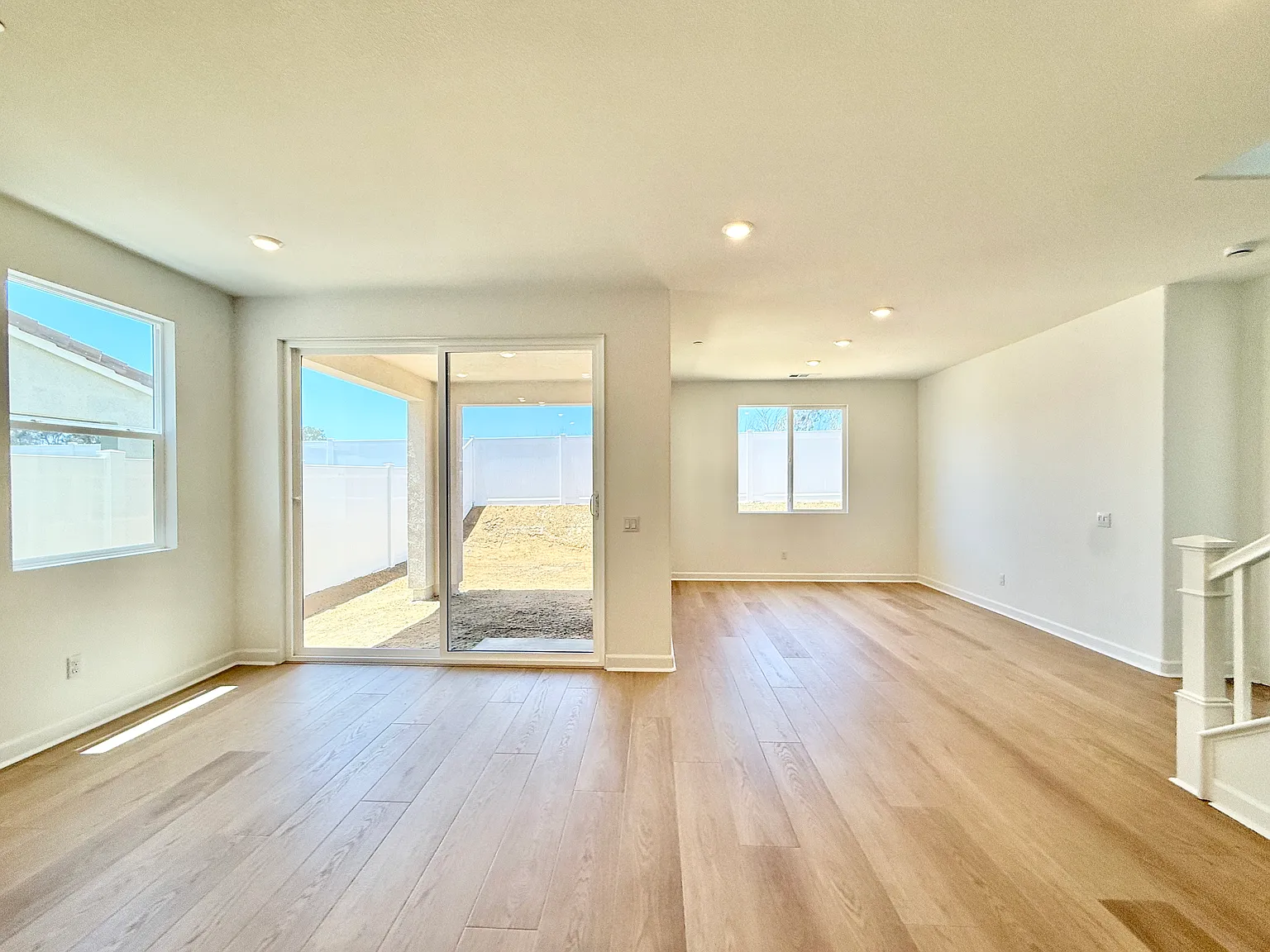 4 bed, 3043 sqft, $5,500 — Photo 4