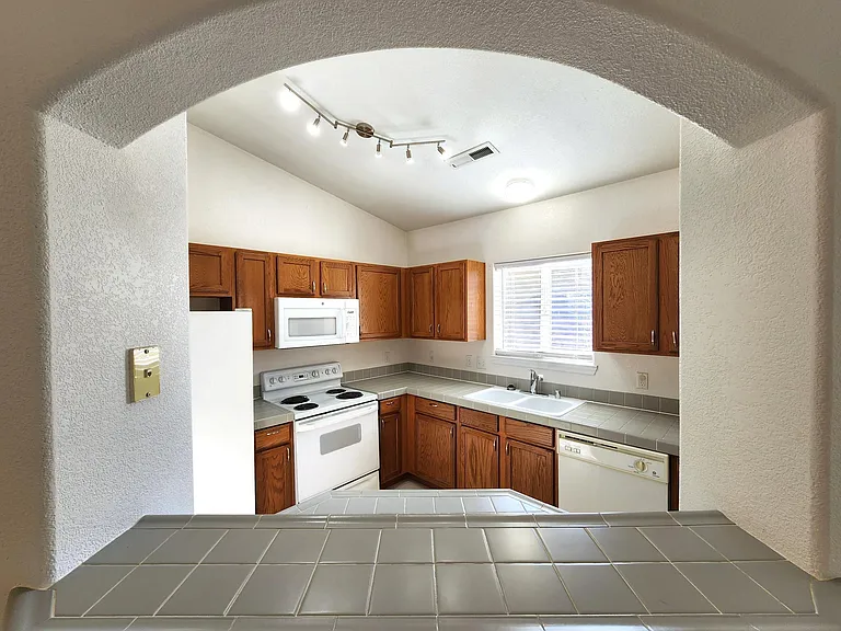 3895 Riviera Grv #202 — Photo 7