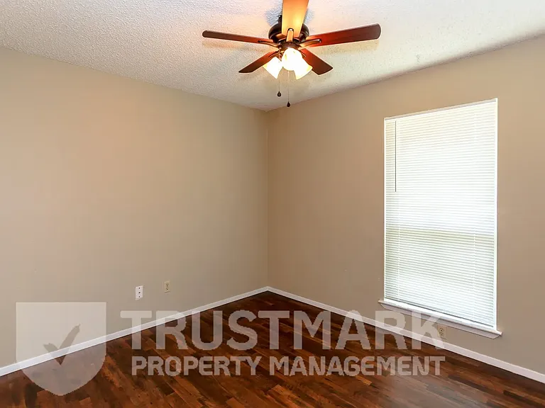 1230 Preswick Cir — Photo 22
