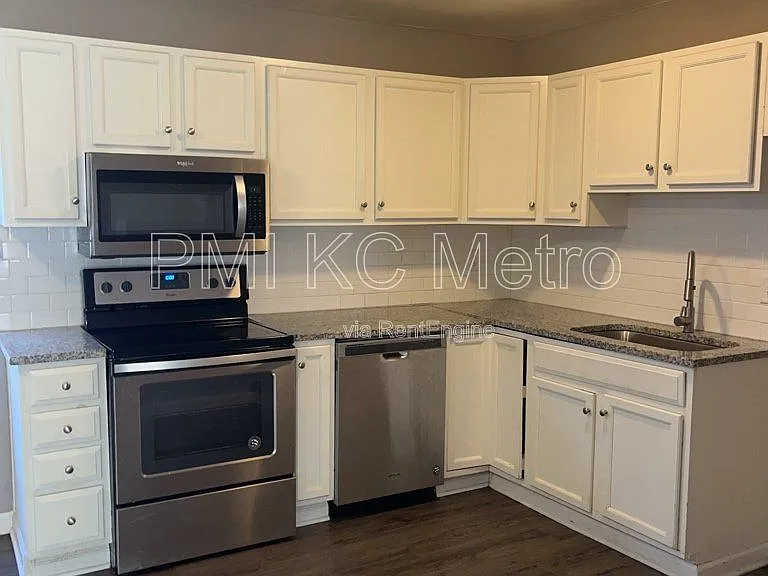 8304 E 110th Ter — Photo 11