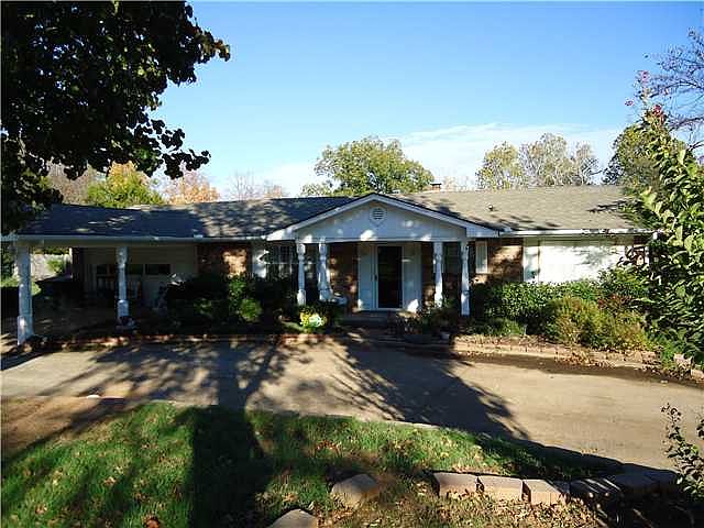 1st image of 3020 Dogwood Dr