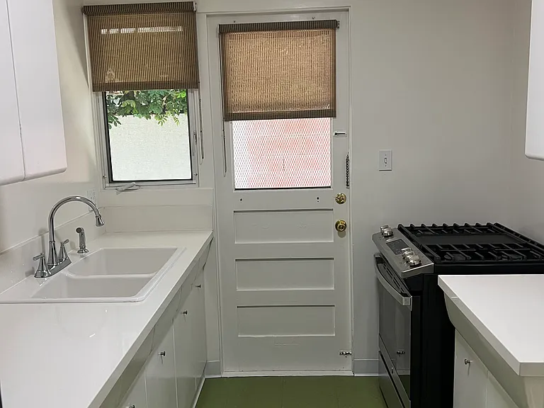 1317 Lucile Ave #7 — Photo 9