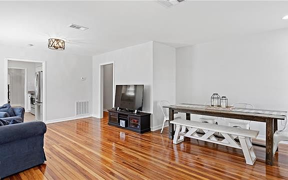 3rd image of 3113 Kansas Ave