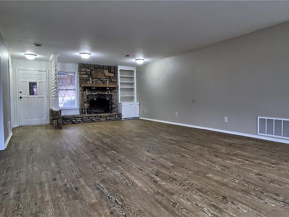 4th image of 14798 Dutchmans Dr