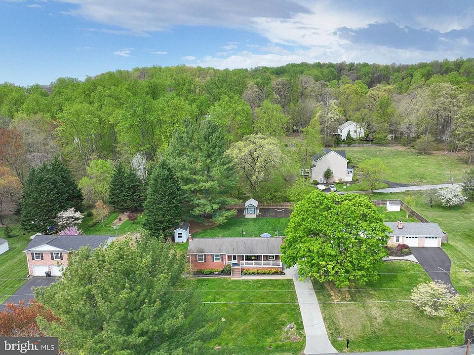 1st image of 25 Honeybee Ave