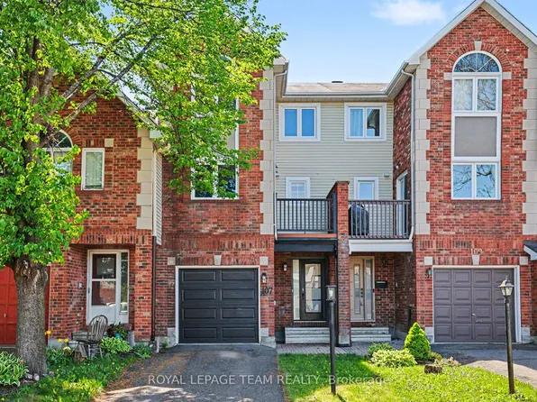 107 Woodpark Way, Ottawa, ON K2J 4C7