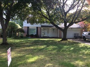 15544 Nola Cir, Livonia, MI 48154