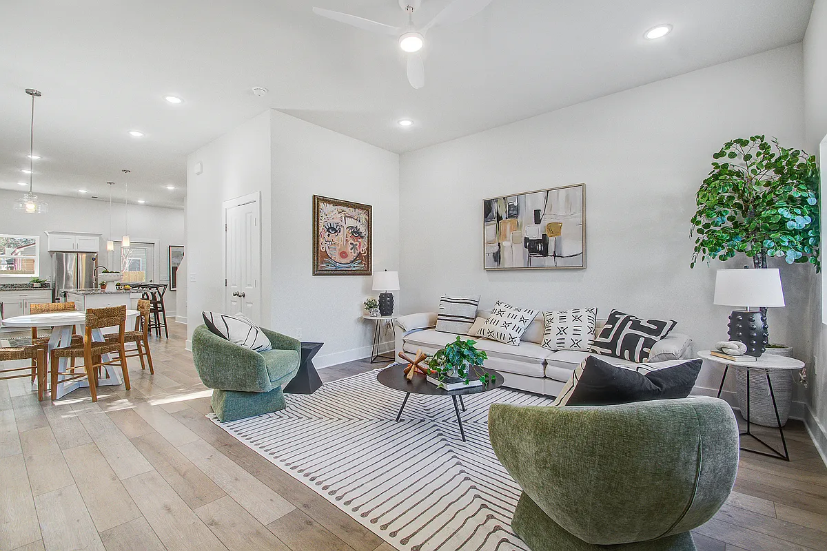 Building Photo - 5739 Murray Dr #7