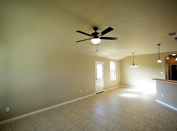 3rd image of 1206 Vanguard Ln