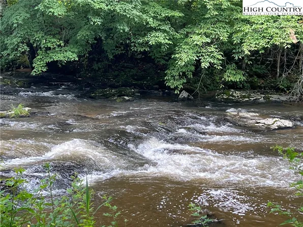 2275 N Highway 19E Highway, Newland, NC 28657