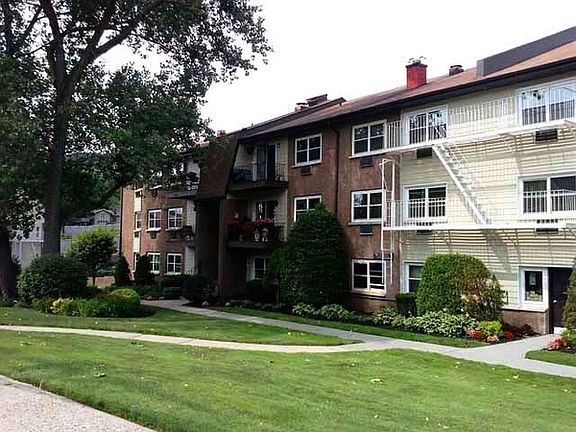 3rd image of 292-302 Piermont Ave #300-3F
