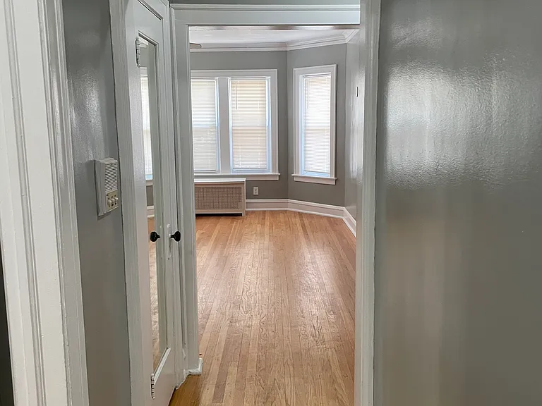 7200 S Rhodes Ave #1 — Photo 7