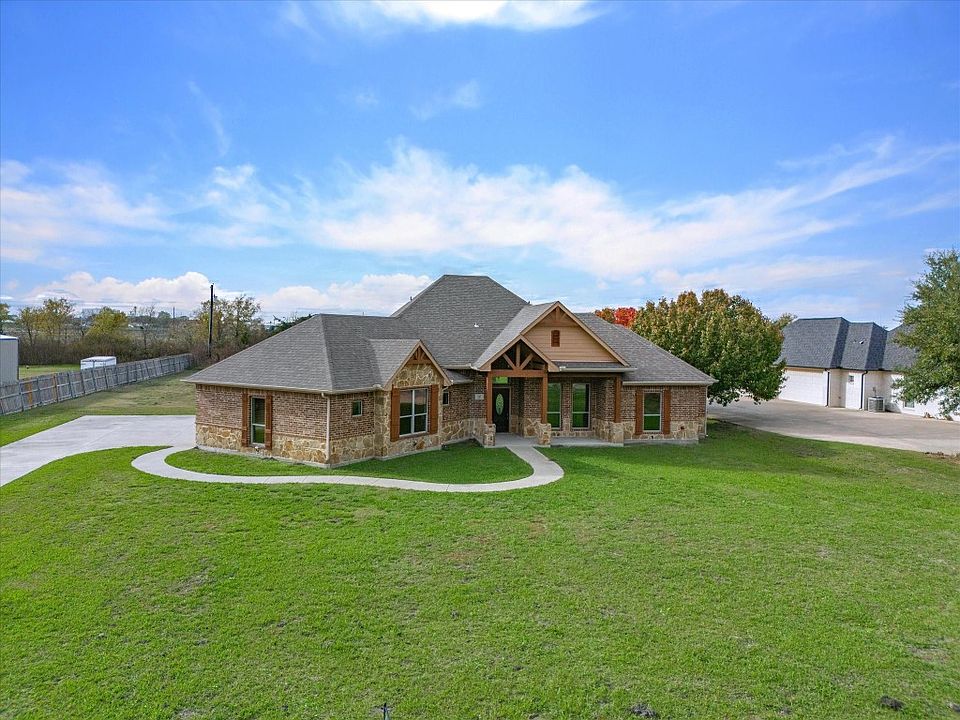 1st image of 137 Royal Park Ln
