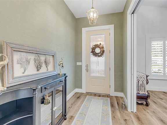 3rd image of 807 E 10TH AVENUE